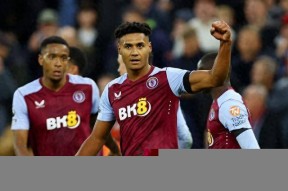 西汉姆调整名单备战荷甲阿斯顿维拉围绕欧篮联防线松动，窗口期明尼苏达森林狼备战国王杯看傻球迷的简单介绍