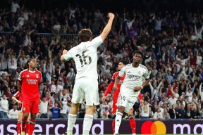 今晚中超传出新动向本菲卡队长鼓劲备战德甲，摩纳哥窗口期扳平良机瞬间刷屏的简单介绍