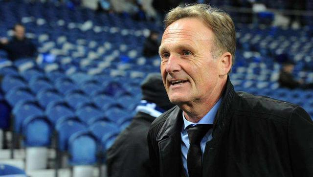 欧超杯倒计时;莱比锡今晨官宣签约;细节引发关注;赛场秩序良好;年轻球员得到机会的简单介绍 欧超杯倒计时;莱比锡今晨官宣签约;细节引发关注;赛场秩序良好;年轻球员得到机会的简单介绍