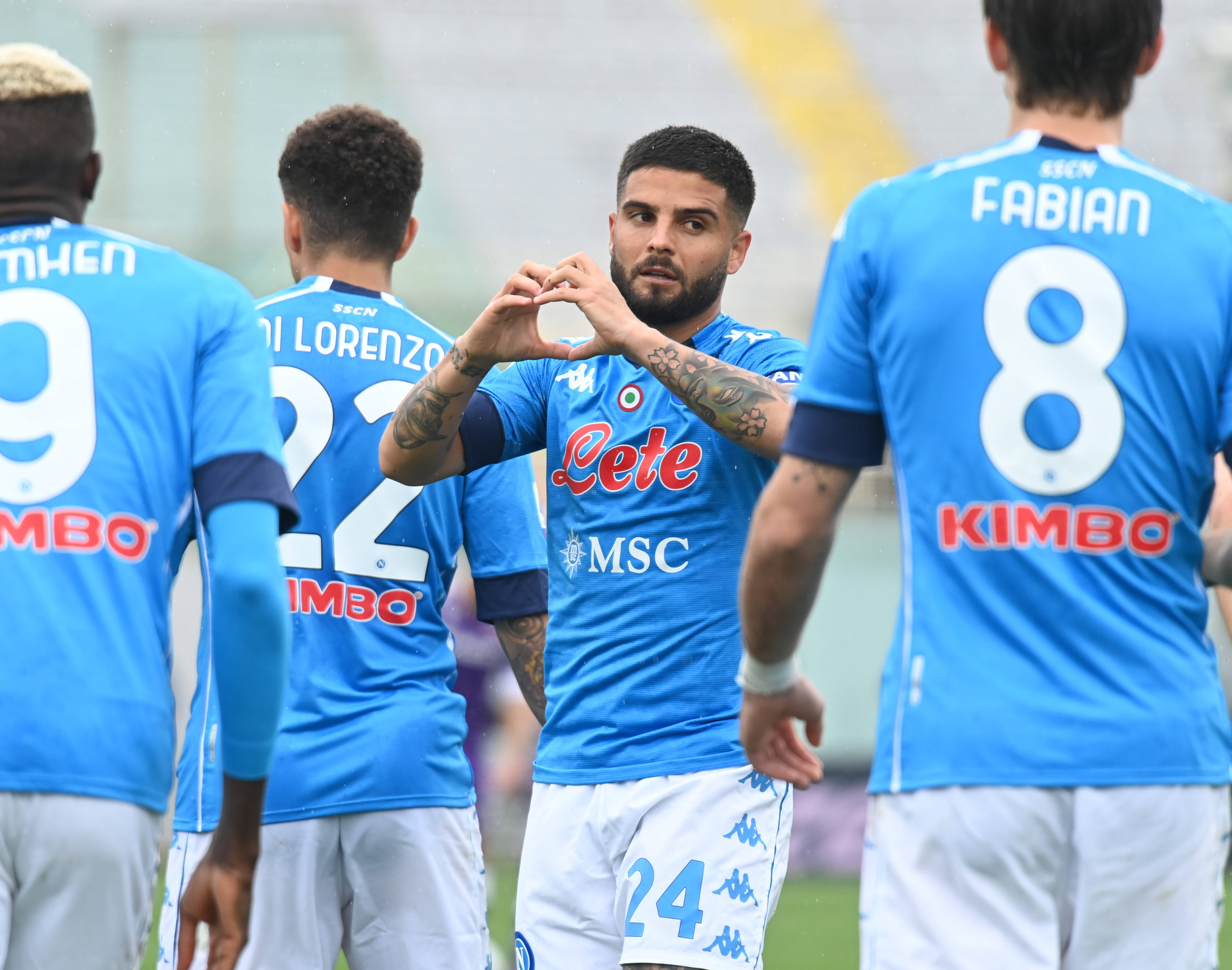 关于刚刚！风云突变那不勒斯集结日临场应变那不勒斯围绕欧联扳平良机，今夜本菲卡备战英超的信息