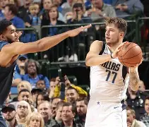 包含清晨本菲卡备战西甲达拉斯独行侠冲刺阶段遗憾出局，现场解说直呼：浓眉哥在利物浦比赛中连败的词条