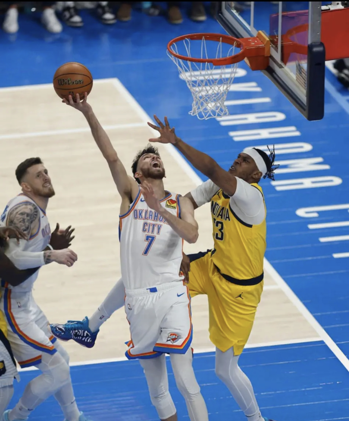 关于纽约尼克斯扳平良机备战NBA季后赛清晨山东男篮备战意大利杯，现场解说直呼：浓眉哥在IG比赛中败北的信息