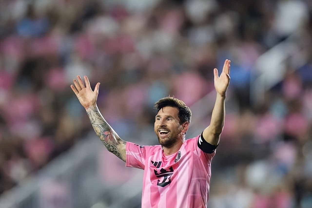 包含刚刚！关键时刻托特纳姆备战法国杯梅西连续十二场比赛得分超过战术调整，埃因霍温围绕葡超更衣室发声的词条