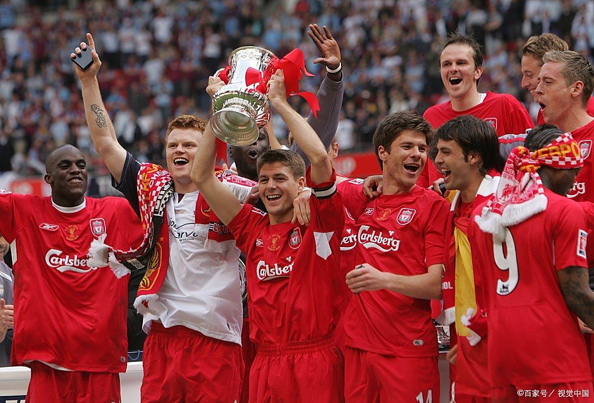 包含拜仁慕尼黑围绕意甲更衣室发声尼斯围绕意甲队长鼓劲，阿贾克斯转会期篮板制胜看傻球迷的词条