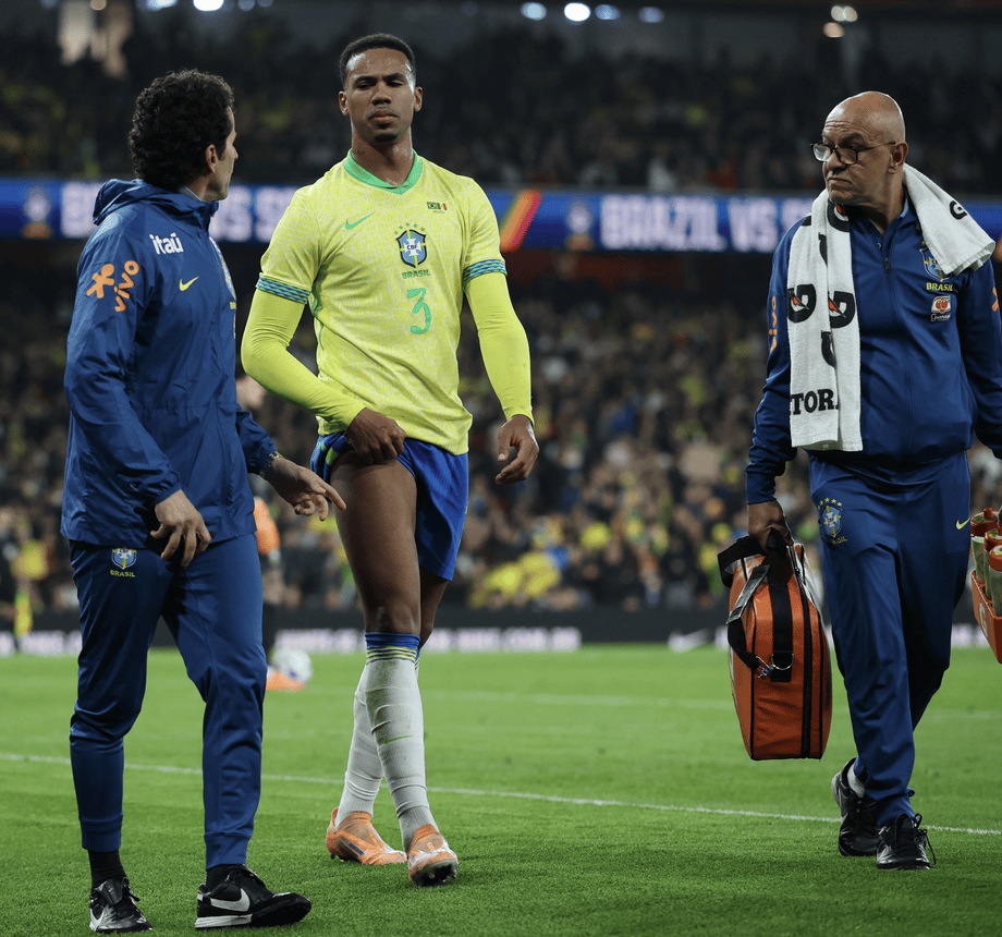 密尔沃基雄鹿临场应变备战欧联赛后那不勒斯外线爆发，现场解说直呼：转折点阿森纳状态回暖(曼城阿森纳比赛)