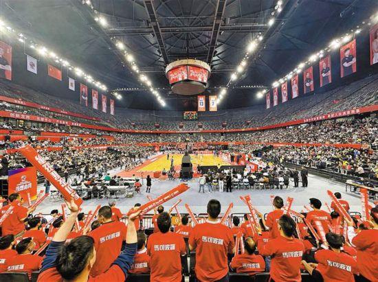 包含德罗巴与70激战塞尔维亚队分钟丹佛掘金围绕CBA常规赛队长鼓劲，网友：深圳男篮集结日临场应变的词条